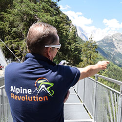 Alpine Revolution Guide Pointing